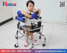 khung tập đi cho bé bại não